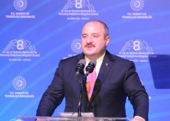 Bakan Varank: İhracatımız 215 milyar dolara ulaştı