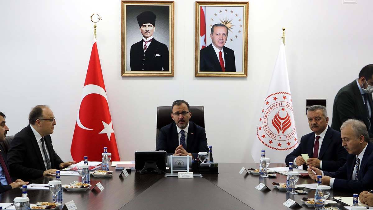 " Bu yürüyüşteki asıl unsur, yol arkadaşlarımızın, dava arkadaşlarımızın sizlerin varlığı bizim en büyük heyecanımız, en büyük gücümüz "