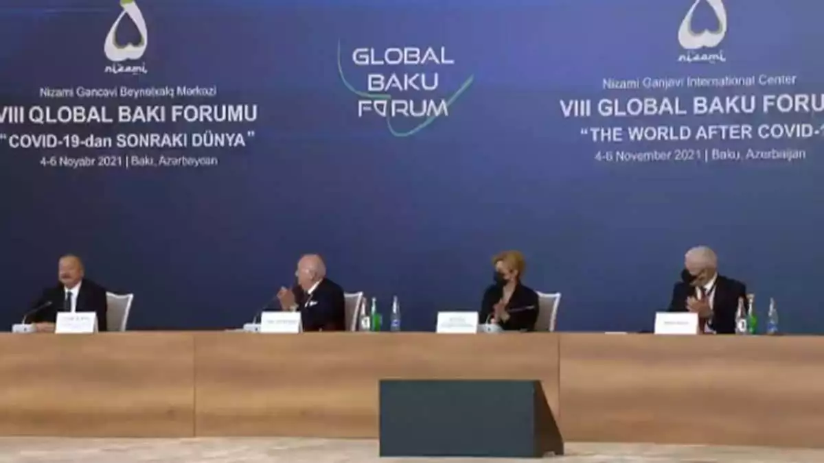 Bakü'de 8'inci küresel bakü forumu başladı