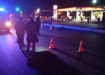 Balıkesir'de yolun karşısına geçen dede ve torunu öldü