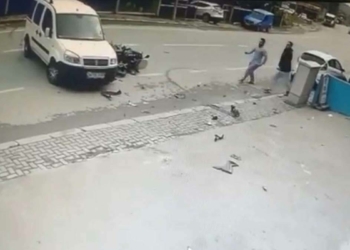 Beykoz'da feci kaza: Motosikletli camdan düştü