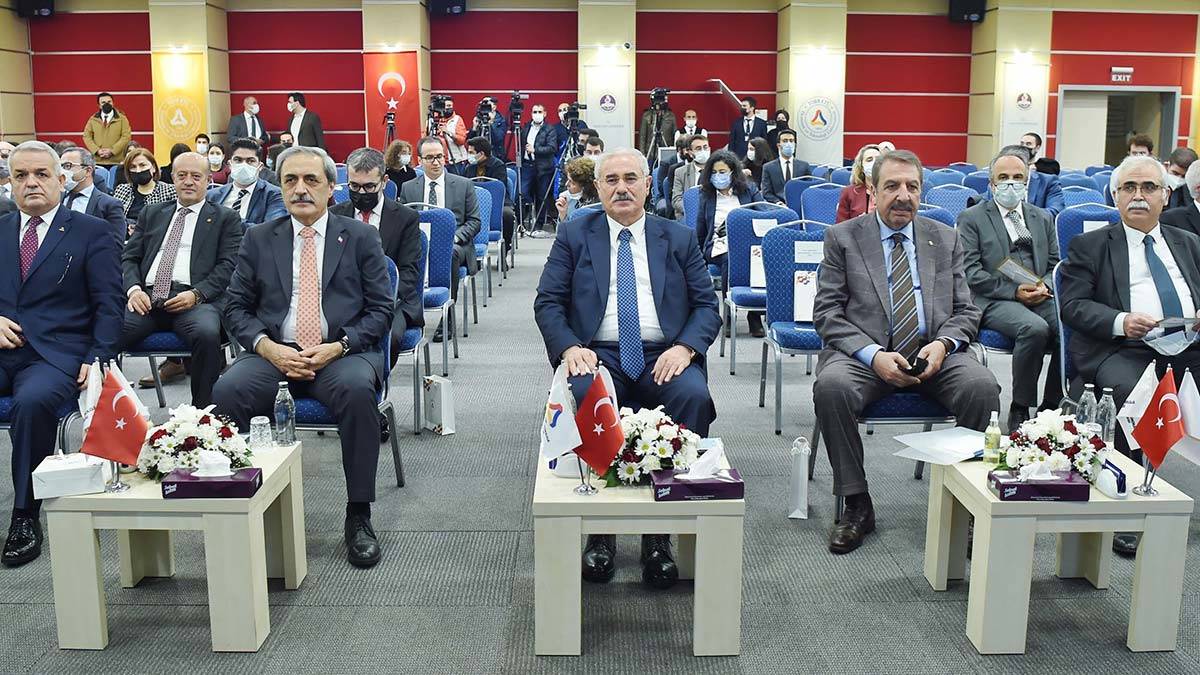 " AYM de bireysel başvuru yoluyla adli veya idari uyuşmazlıkların temyiz incelemesini yapan bir merci değildir"