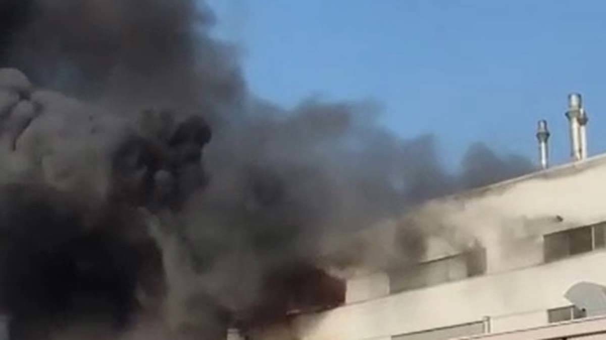 Kısa sürede büyüyen alevlere, ihbar üzerine bölgeye sevk edilen itfaiye ekipleri müdahale etti