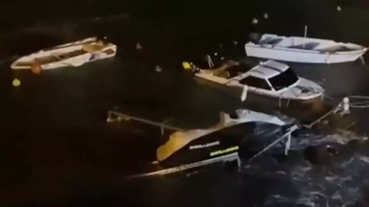 Fırtınada 4 teknede de hasar meydana geldi