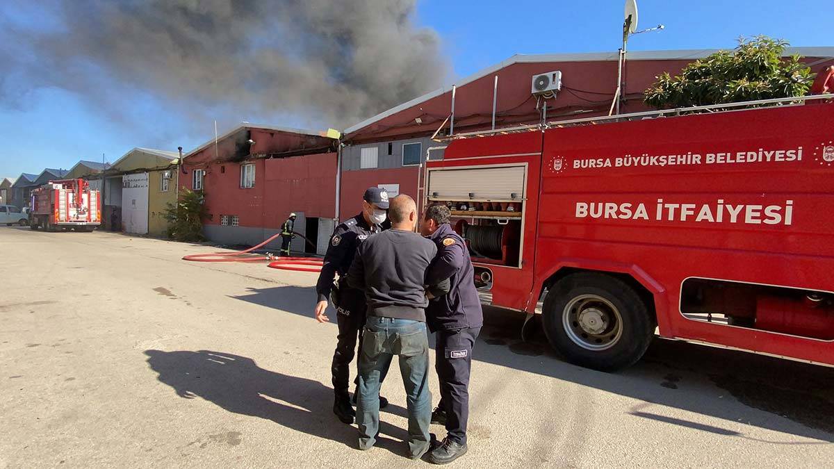 Bursa'da tekstil fabrikasında yangın çıktı