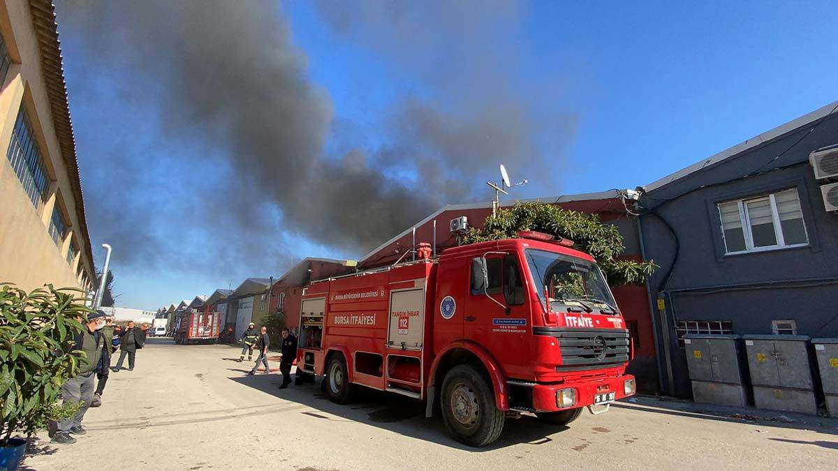 Yangını söndürme çalışmaları devam ediyor