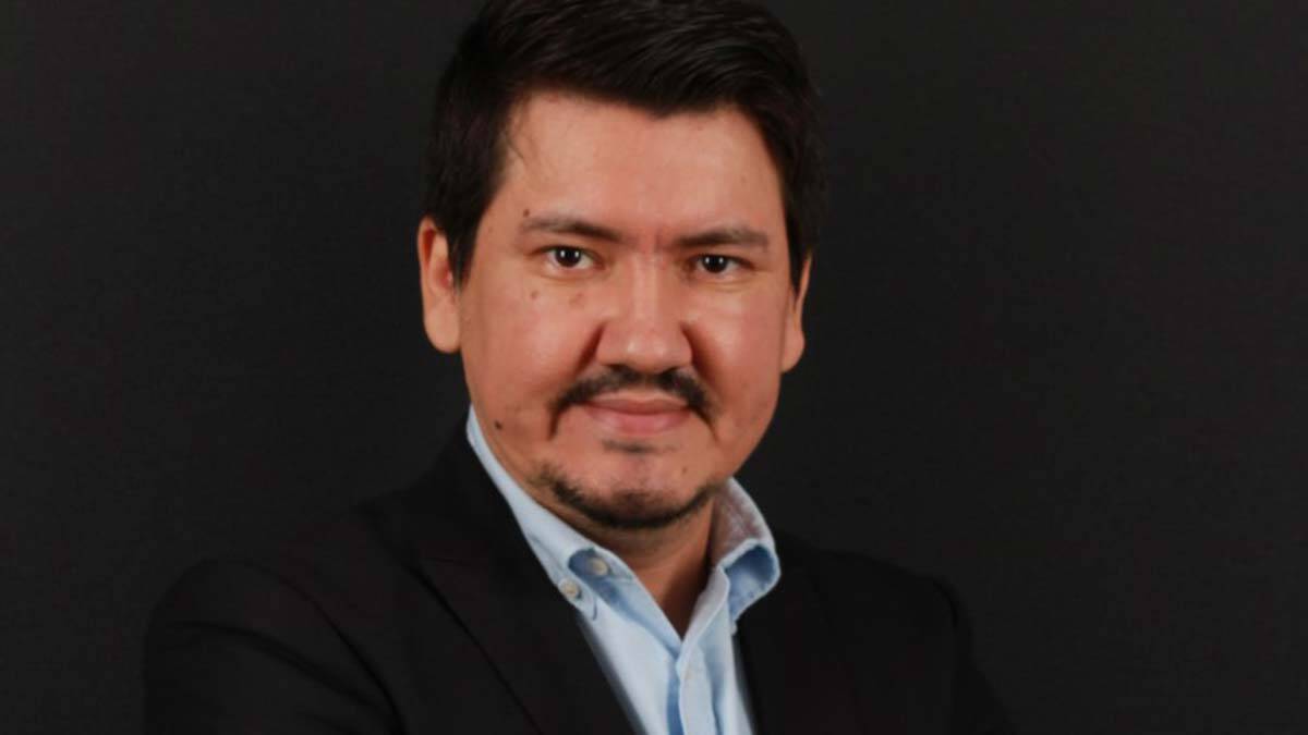 " Herhangi bir travma ya da darp sonucu burun kemiğinde meydana gelen sorunlar da rinoplasti ile çözülebiliyor"