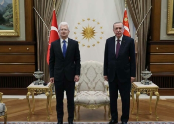 Büyükelçilerden Erdoğan'a güven mektubu