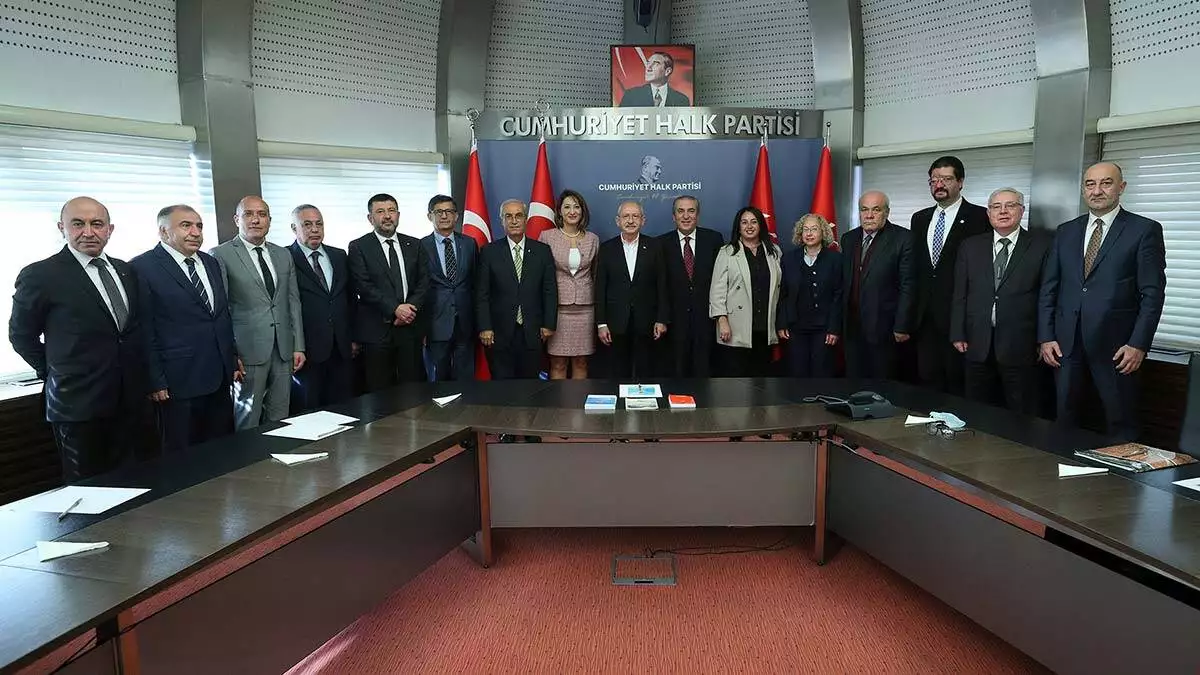 Kılıçdaroğlu sosyal demokrasi derneği'ni kabul etti