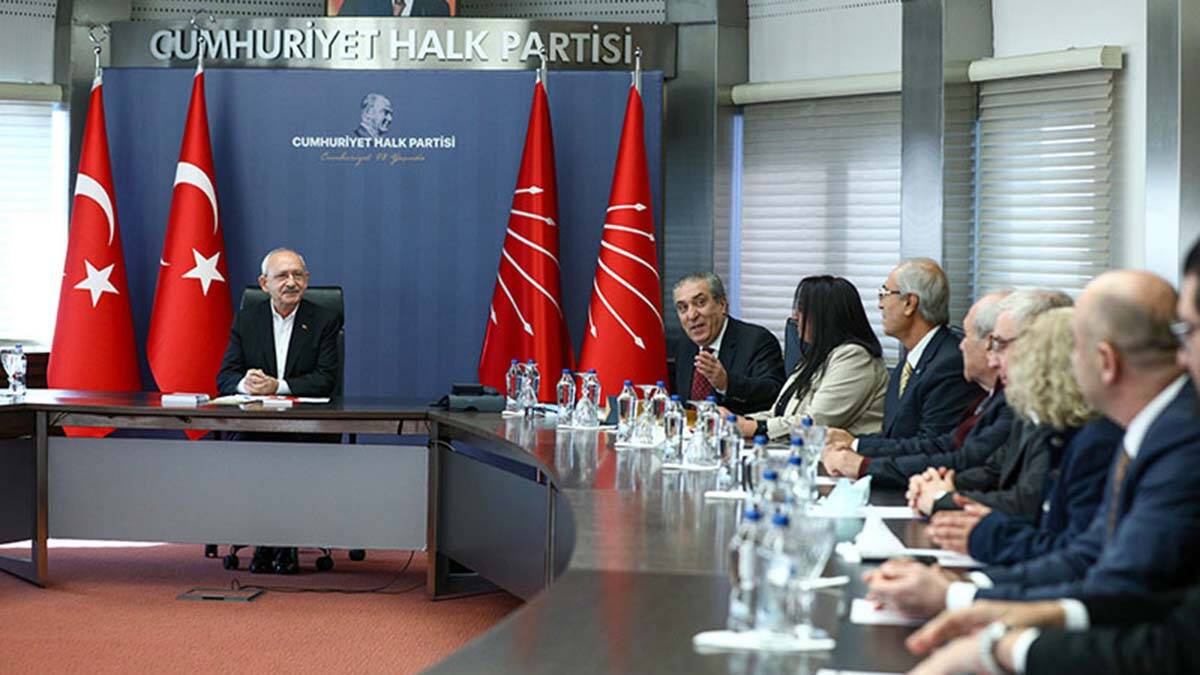 Kılıçdaroğlu Sosyal Demokrasi Derneği'ni kabul etti