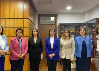 CHP'li kadın vekillerden eşit temsil yasa teklifi