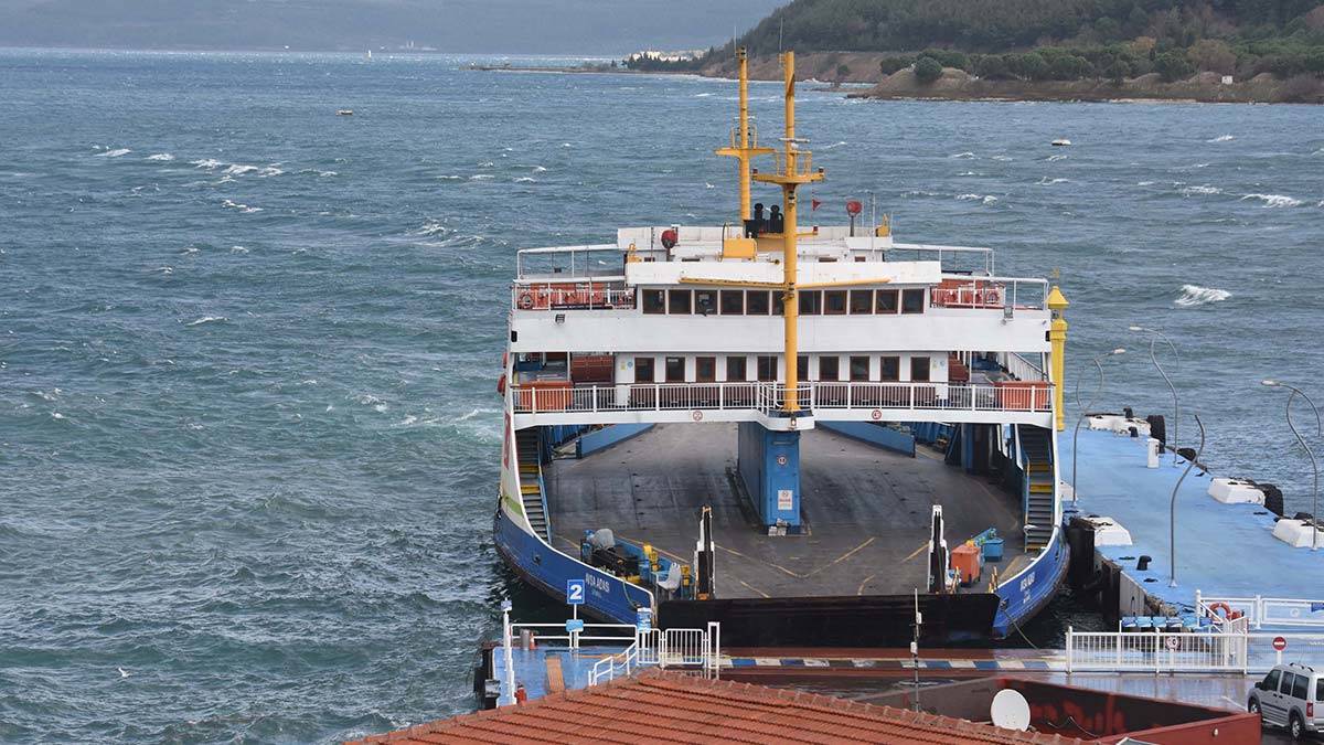 Yüksek kesimlerde yer yer saatte 100 kilometre hızda tam fırtına şeklinde devam etmesinin beklendiği kaydedildi