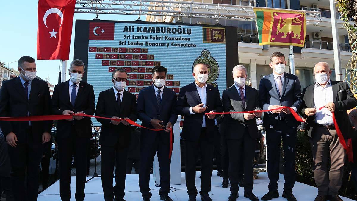 " Fahri konsoloslarla ilgili hem yurt dışı hem Türkiye'de bir toplantı yapacağız. "