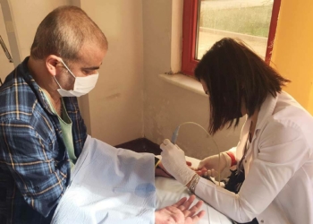 Akdeniz Üniversitesi Hastanesi'nde çift kol nakli yapılan hasta Yavuz Ayılmazdır'ın fizik tedavi süreci başladı