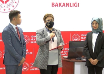 Çocuk Forumu sonuç bildirgesi Bakan'a teslim edildi