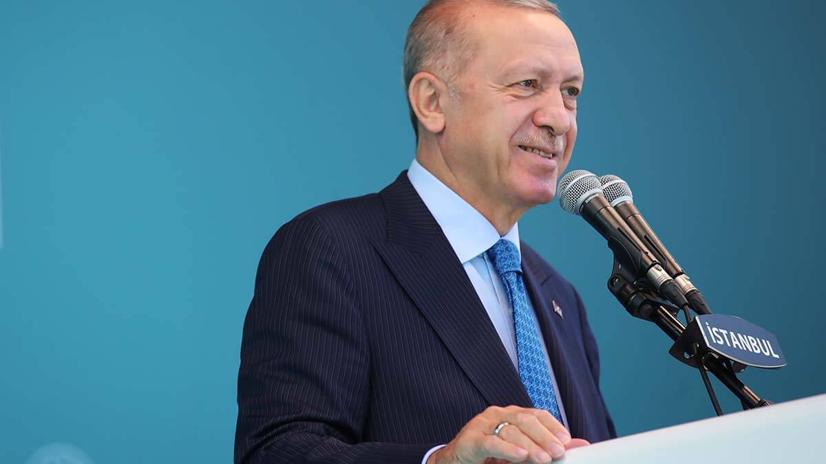 " İstanbul'un maddi ve manevi zenginliğini hedef alan her saldırıyı da failleriyle birlikte yerin 7 kat dibine gömmek boynumuzun borcudur "