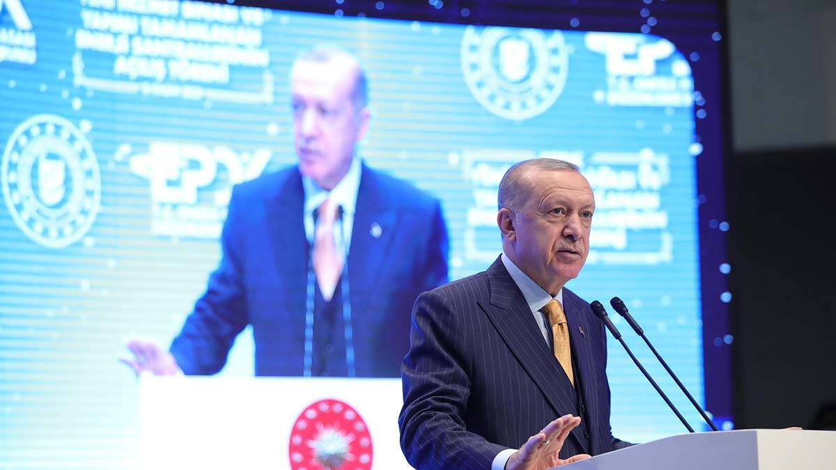 Cumhurbaşkanı: İhanet değilse gaflettir