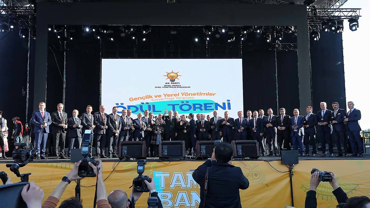 " Şu ana kadar 70 binden fazla gencimiz kayıt yaptırdı ve bu sayının 100 bini geçeceğine yürekten inanıyorum"