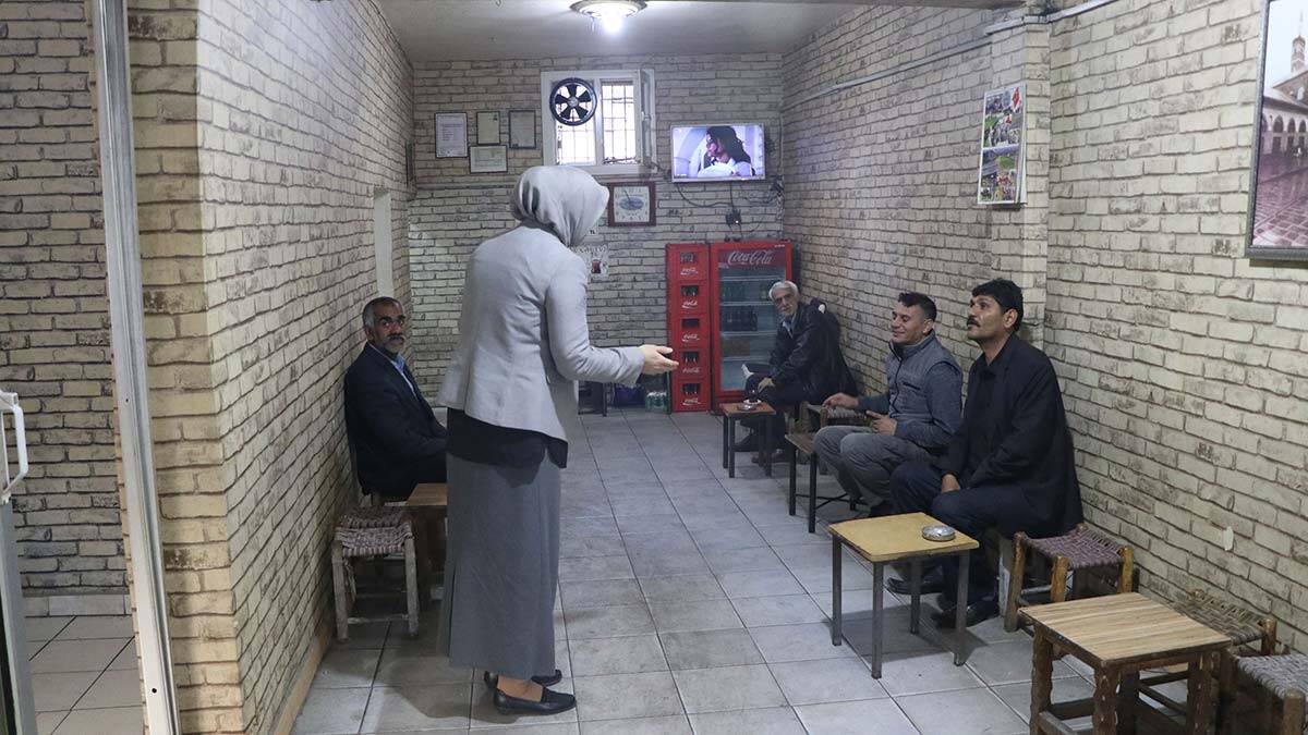 " Şu anda gücüm kendi mahalleme yetiyor. Elimden geldiği kadar başka taraflara da yardımcı olmaya çalışıyorum"