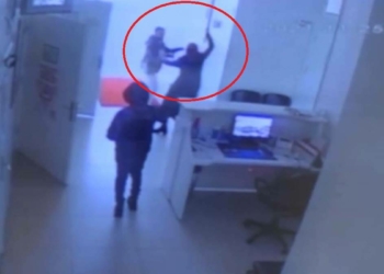 Diyarbakır'da aile sağlığı merkezinde doktoru bıçakla yaralayan kadın Elazığ Ruh Sağlığı Hastanesi'ne sevk edildi