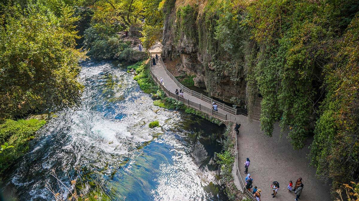" Kendisini temizlemeye başlamıştı, ancak en son orayı haritalamak için daldığımızda, geçen seferki dalışımıza göre kısıtlı görüş açısı vardı. "