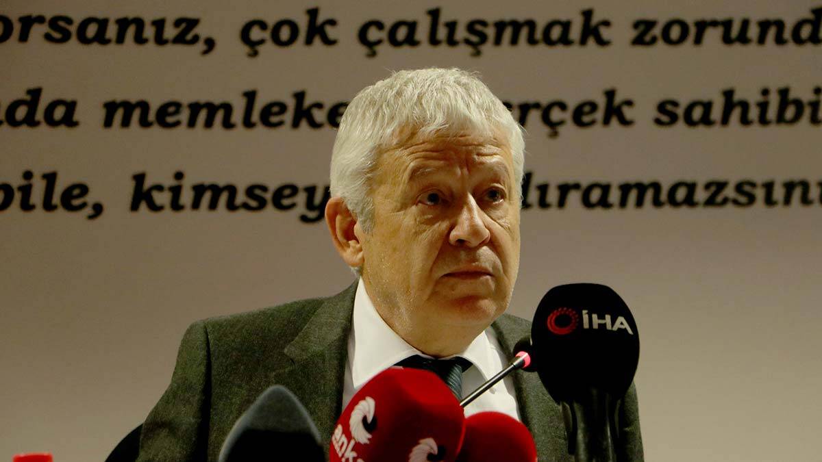 " Toplantıya gelseler, onlara diyeceğiz ki, 'tarifesiz ekmek satmayın, yanlış yapmayın' ama onlar ekmeğin fiyatını 10 lira yaptılar"