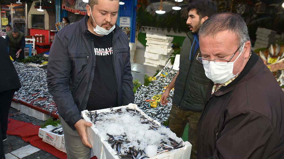 " Kasalarla da alan oluyor, niye almasınlar ki? Bir çay artık 5 lira "