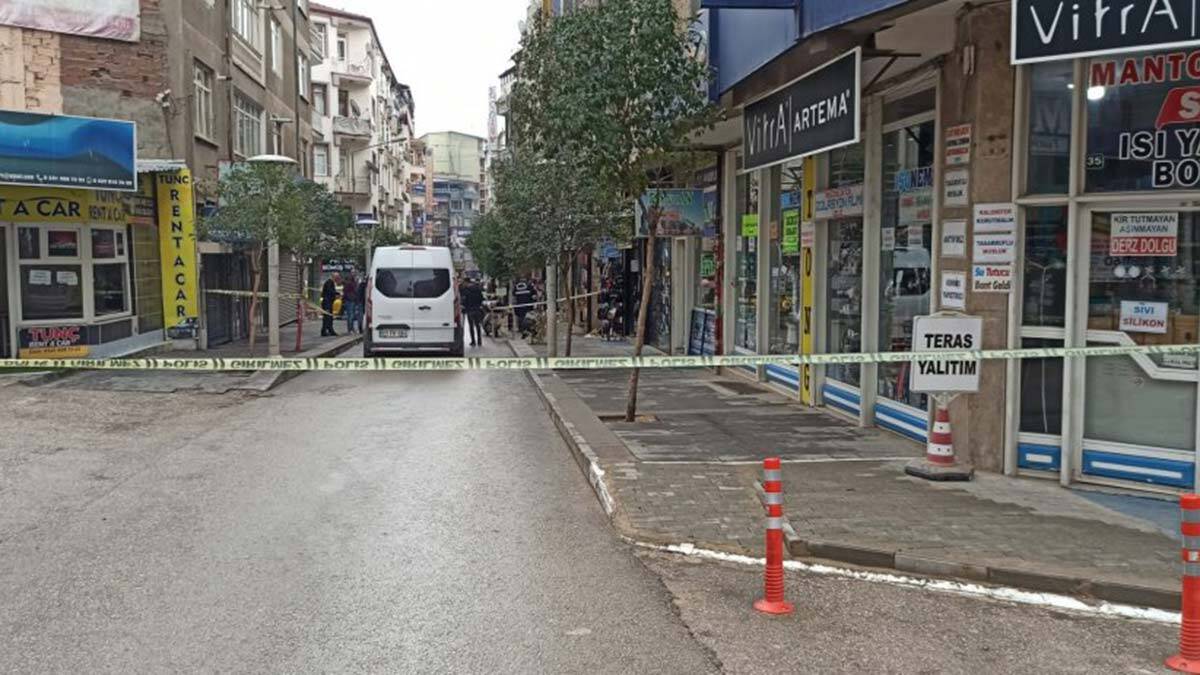 Olay yeri incelemesinde 21 boş kovan tespit edildi