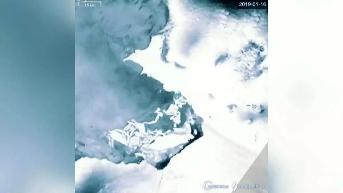 Buzulun hızlı erime süreci, videoda net şekilde tespit edildi