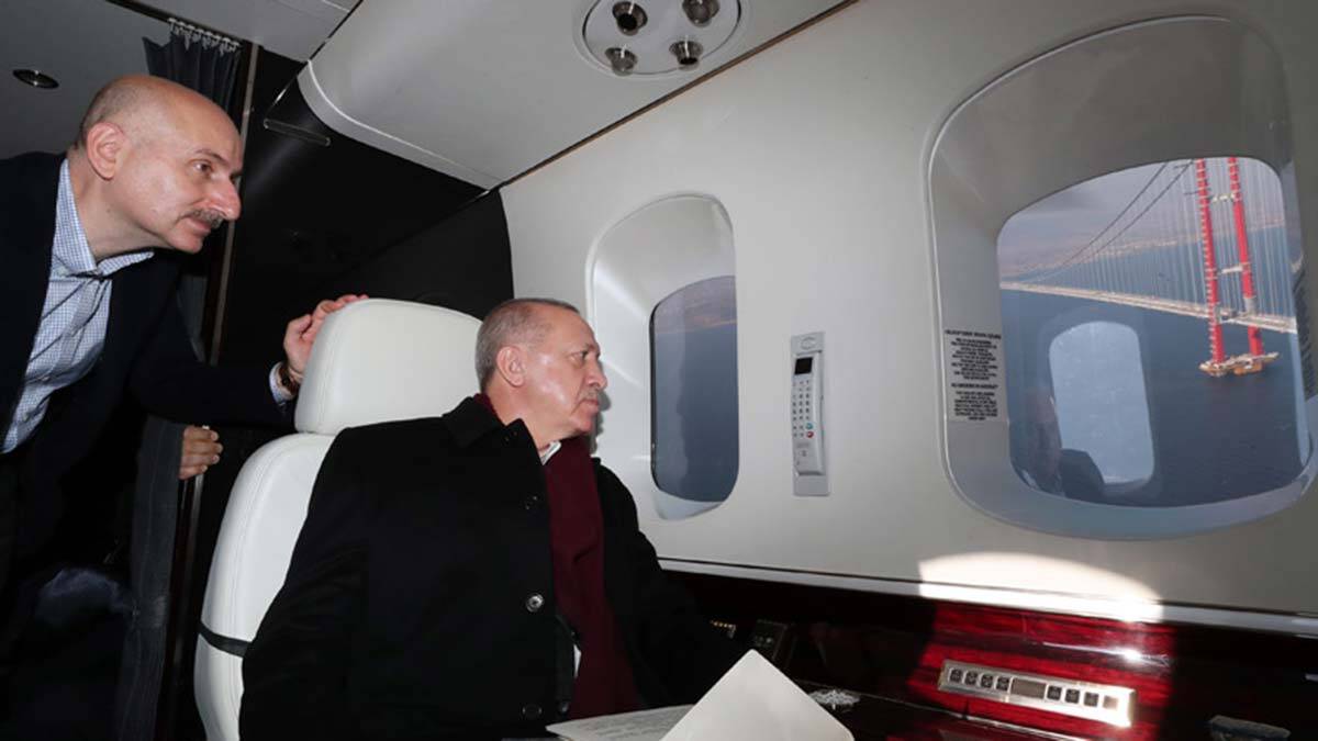 "Yenilediğimiz hızlı tren hatlarıyla tüneller ve köprülerle güçlendirdiğimiz demir yollarımızı modernize ettik"