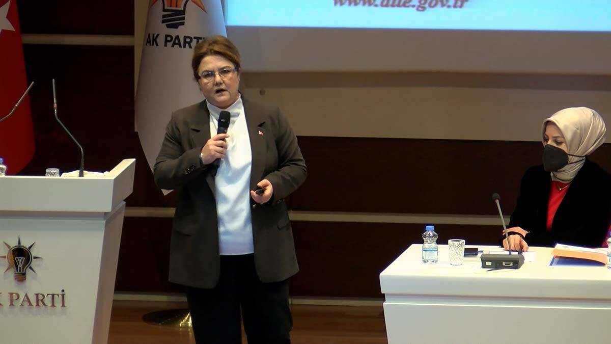 "Kadın kolları AK Partinin hem seçmeni hem de teşkilatın hareket ve motivasyon noktası olarak çok önemlidir"