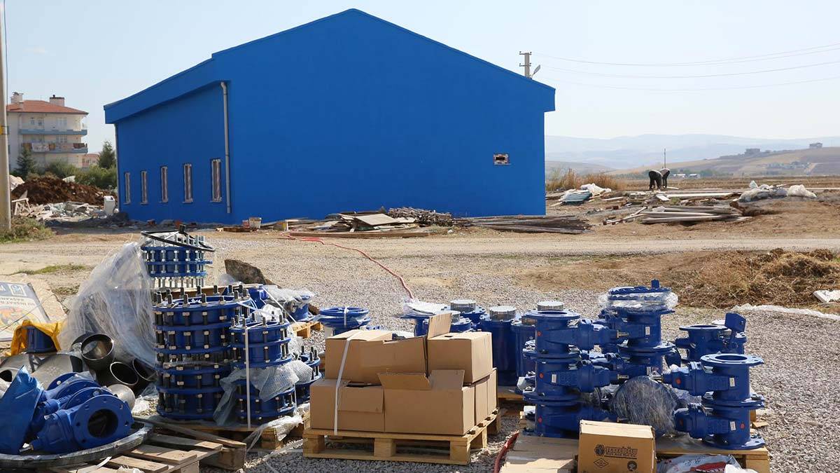 Ankara Su ve Kanalizasyon İdaresi (ASKİ) Genel Müdürlüğü Çubuk ve Akyurt'un içme suyu sorununu çözecek 23,5 kilometrelik isale hattı projesini tamamladı.