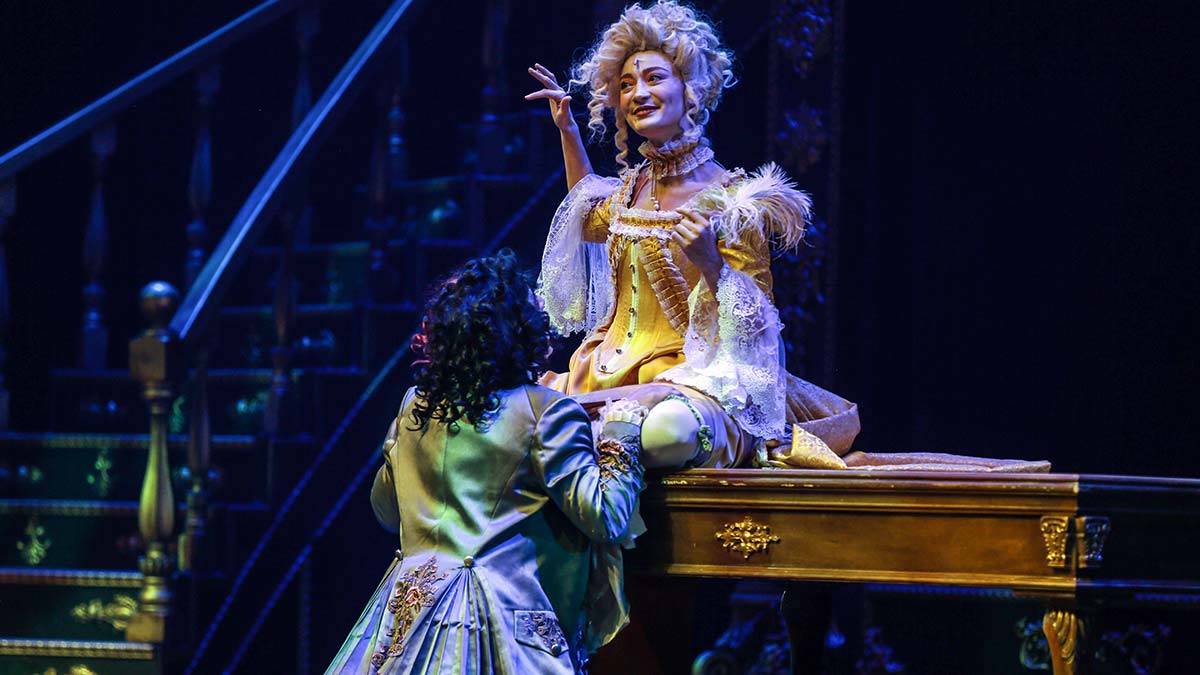 Yenimahalle'nin genç yeteneklerine sahada eğitim. Tiyatrocu adaylarına “Amadeus” ile profesyonel sahne deneyimi.