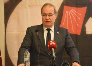 Faik Öztrak: Ekonomik kriz zirve yapıyor