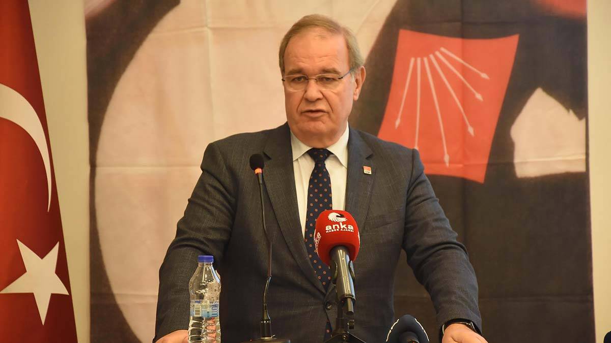 Faik Öztrak: Ekonomik kriz zirve yapıyor