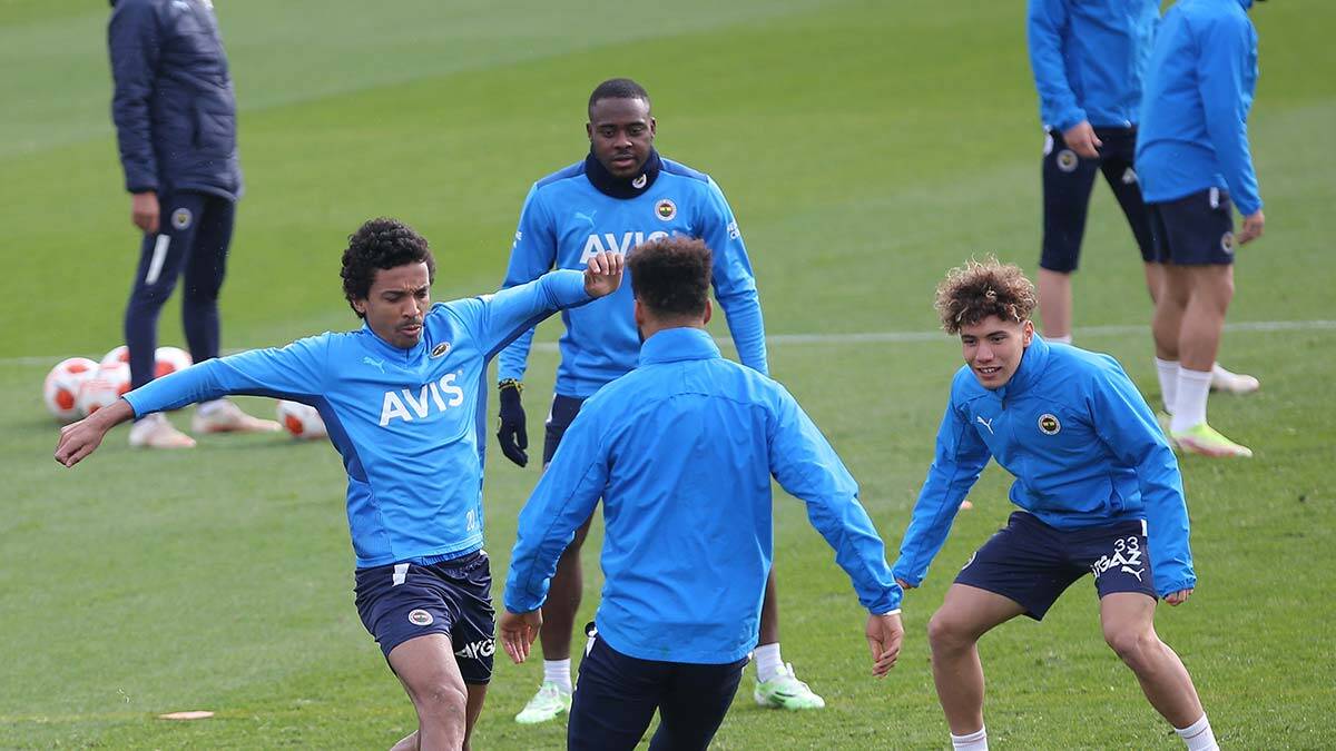  Rakip Olympiakos ise 6 puanla 2’nci sırada yer alıyor. 