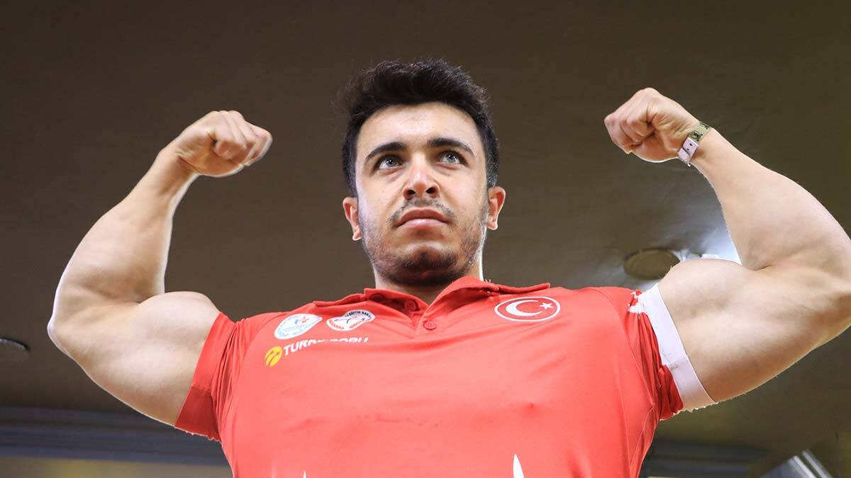 Fitness Dünya Şampiyonası'nda Çevik birinci oldu