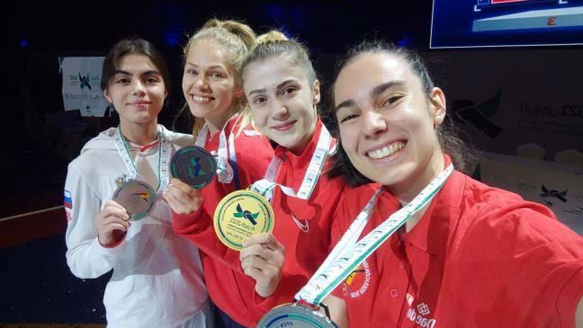 Merve Dinçel altın madalya kazandı