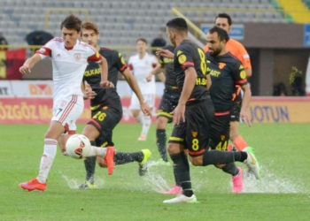 Fransız gazete Cengiz Ünder'e 2 sayfa ayırdı