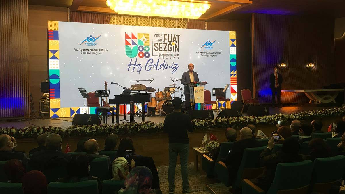 "Sultangazi'yi kültürde daha güçlü, sanatta, daha ileriye gitmiş, bilimsel çalışmalarda da öncü bir ilçe yapma adına bütün gayretimizle çalışıyoruz"