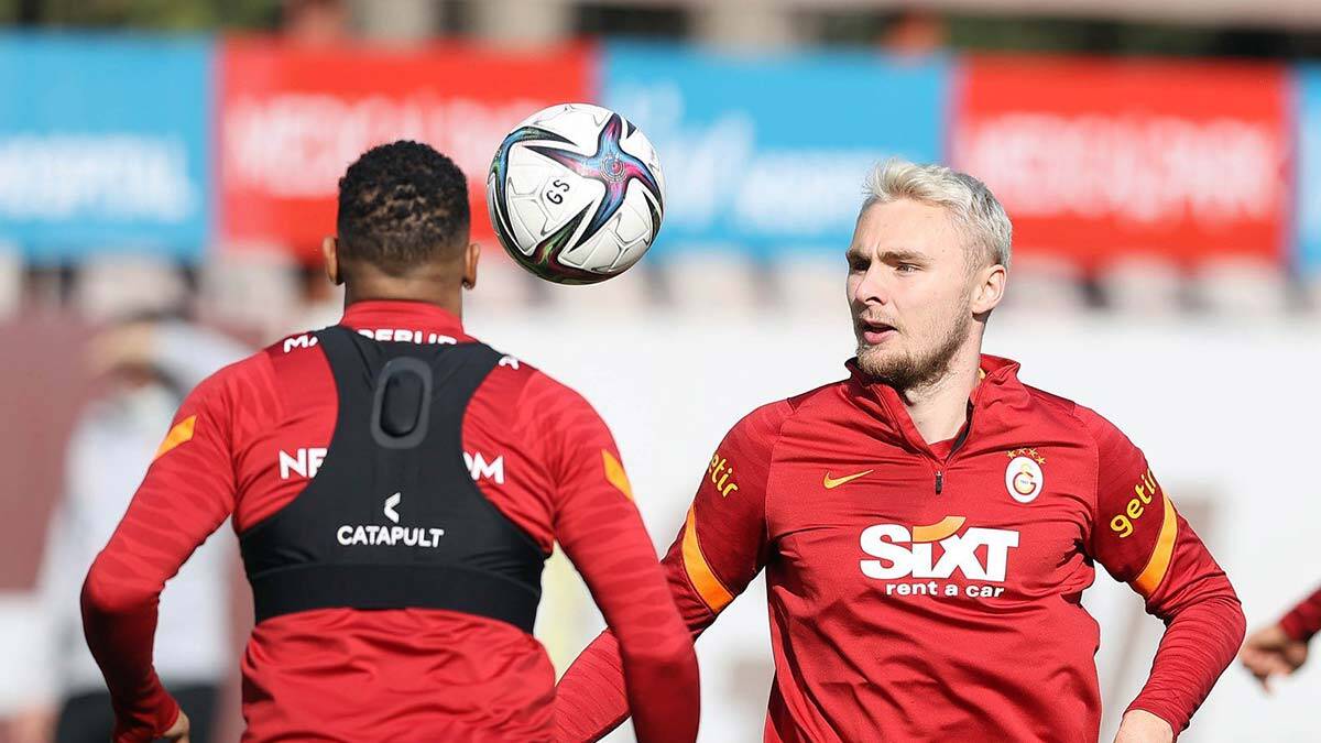 Galatasaray Fenerbahçe mesaisine devam etti