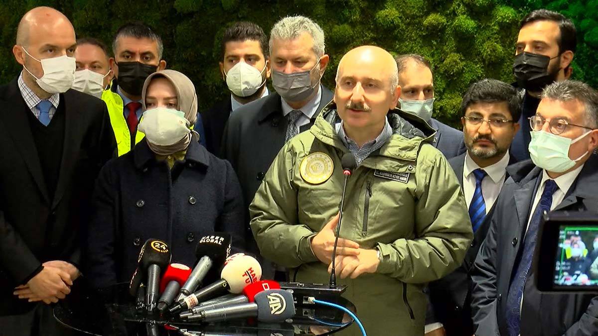 " Kağıthane, Hasdal, Kemerburgaz, Göktürk, İhsaniye ve Havalimanı istasyonlarımızda ince iş ve çevre düzenlemeleri yoğun şekilde devam ediyor"