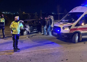 Hız ibresinin 230'da kaldığı kazada ölü sayısı 3'e çıktı