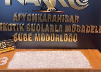 Hoparlöre gizlenmiş 2 kilo uyuşturucu bulundu