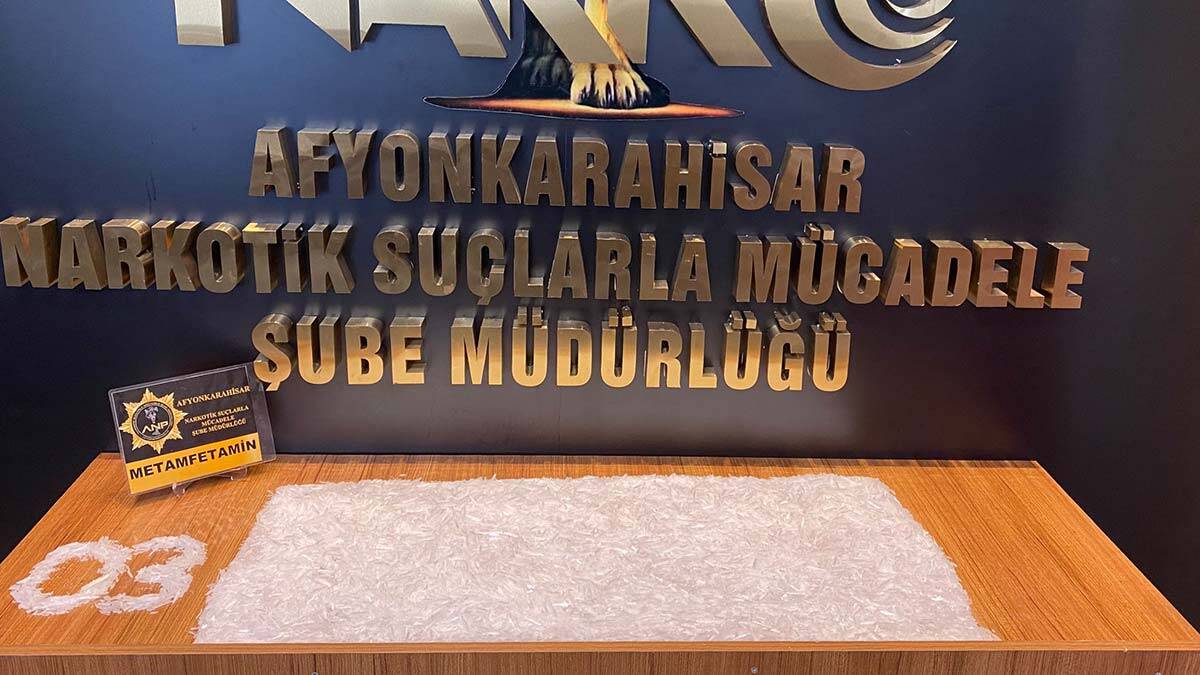 Hoparlöre gizlenmiş 2 kilo uyuşturucu bulundu