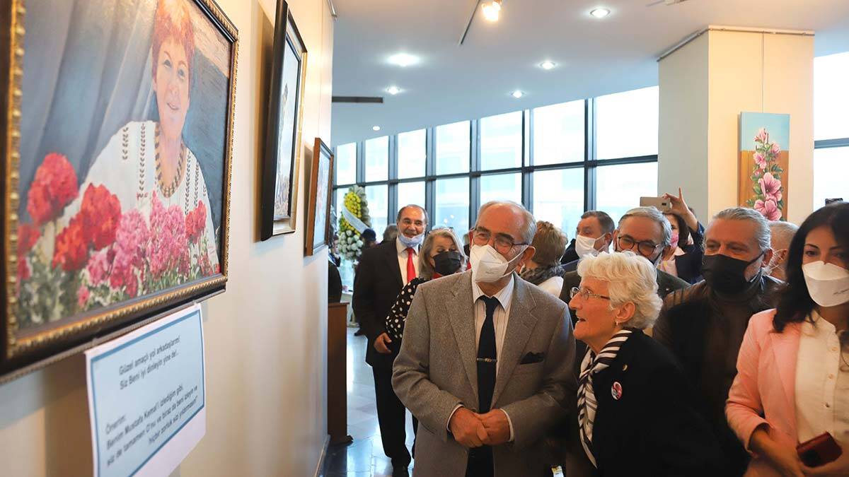 İçimdeki Renkler sergisine büyük ilgi