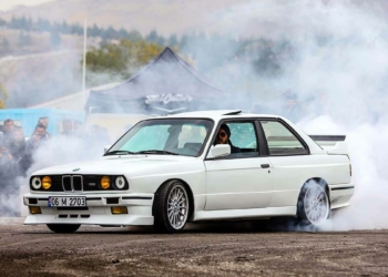 Drift tutkunları Yakacık'ta buluştu
