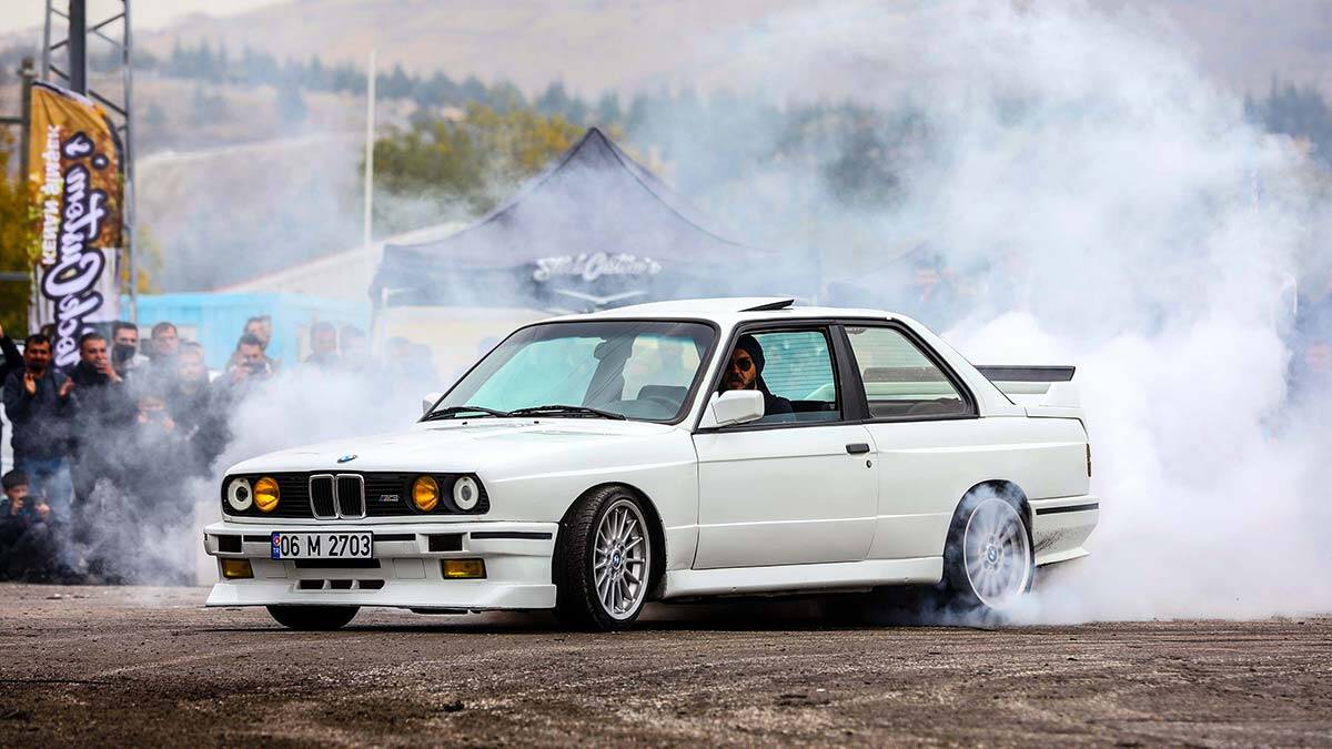 Drift tutkunları Yakacık'ta buluştu