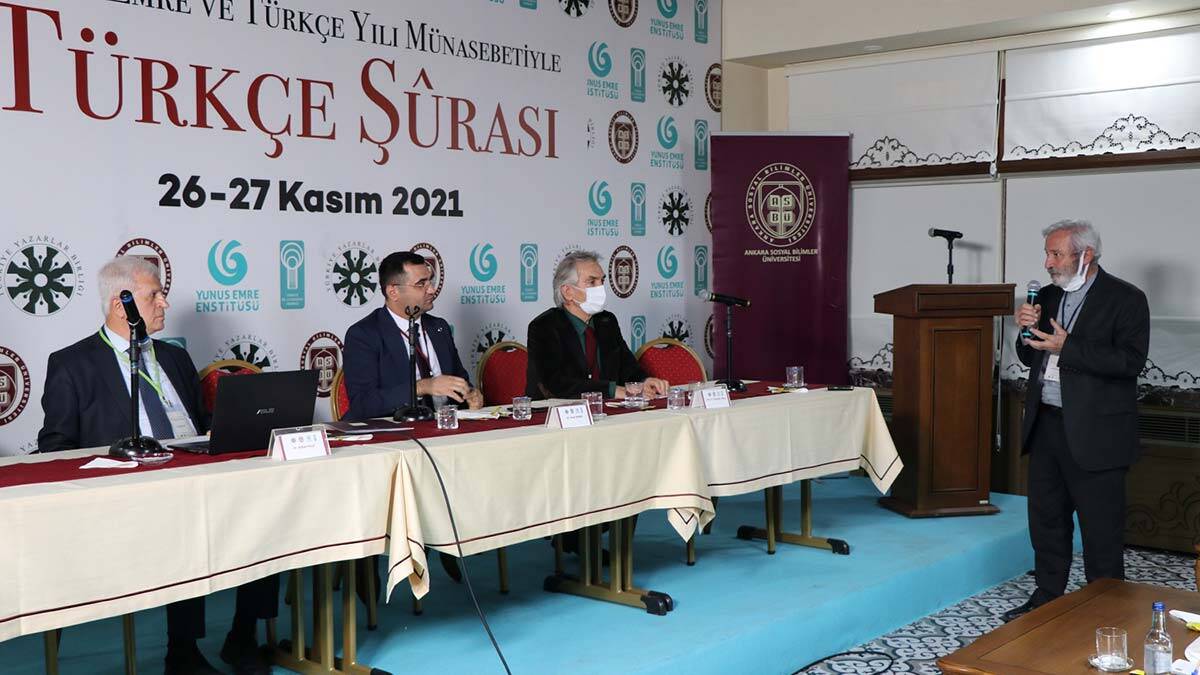 Pala: Türkçeye sahip çıkmalıyız