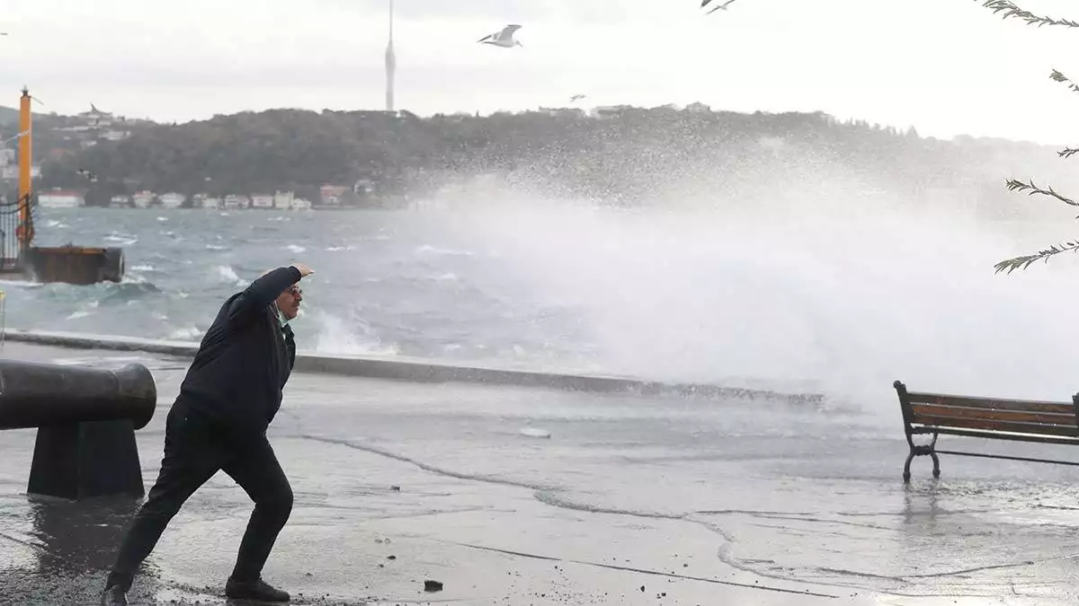 " kamu kurumlarında çalışan engelli ve hamile personelin izinli sayılacağı belirtildi"